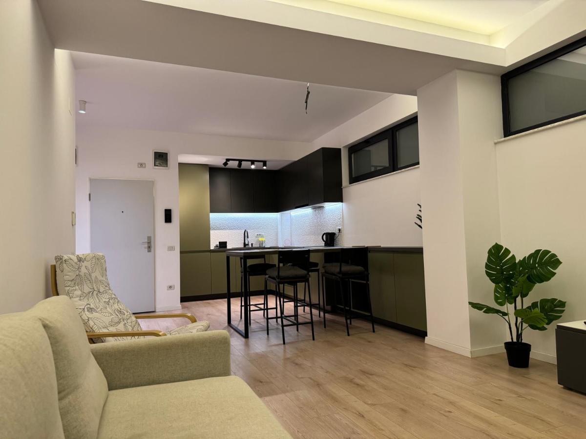 Warm Hotel Apartment Bucharest Luaran gambar