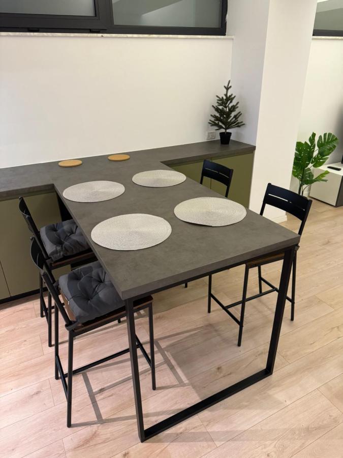 Warm Hotel Apartment Bucharest Luaran gambar