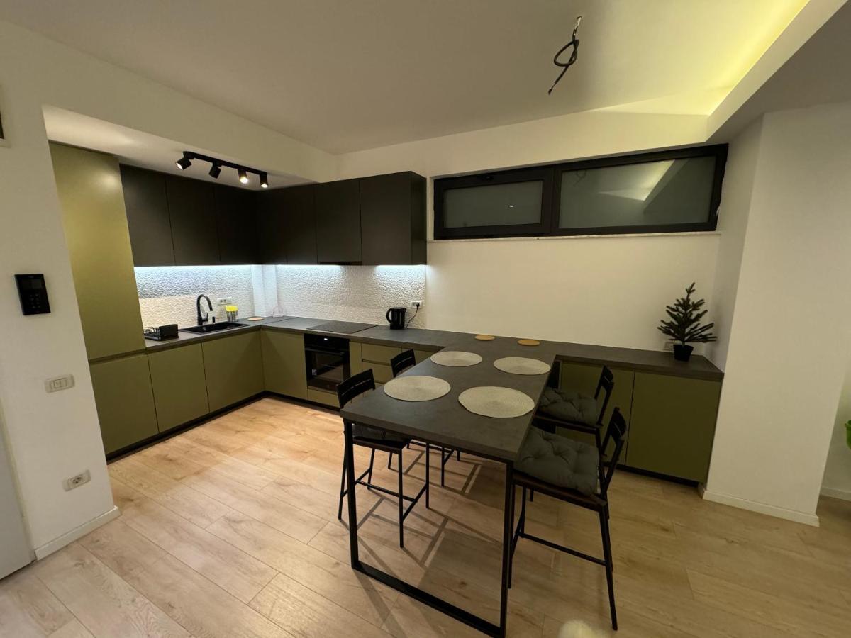 Warm Hotel Apartment Bucharest Luaran gambar
