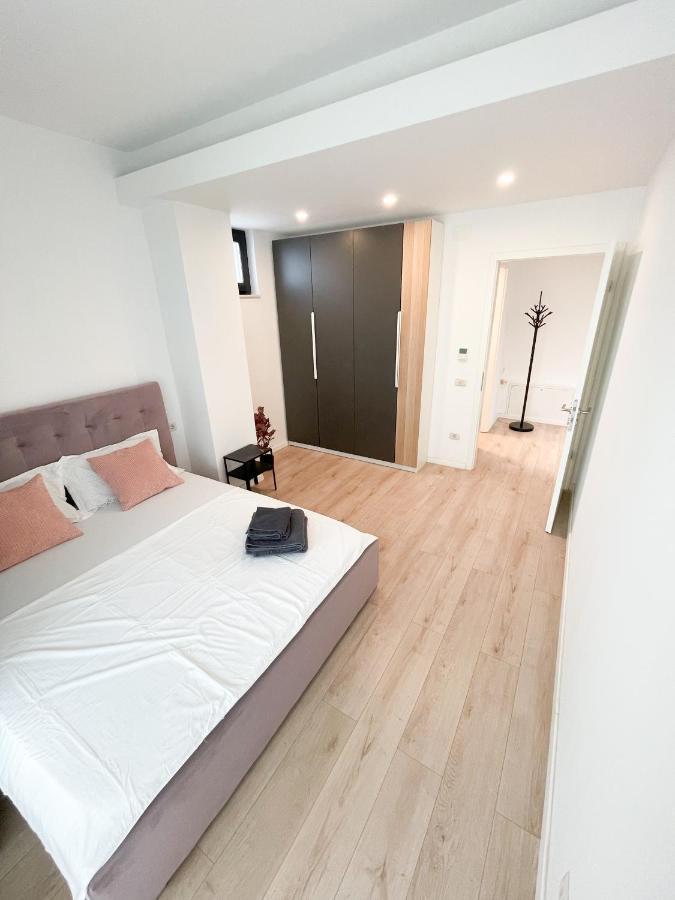 Warm Hotel Apartment Bucharest Luaran gambar